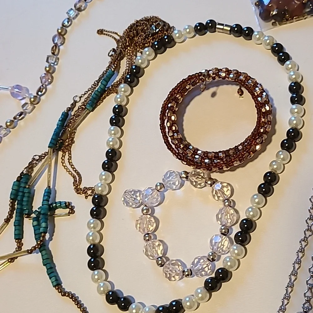 Jewlery and Craft Beads Bundle, Beads, and Necklaces - Picture 3 of 16